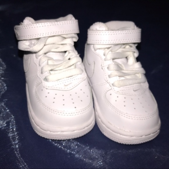 White Nike baby shoes - Picture 3 of 3